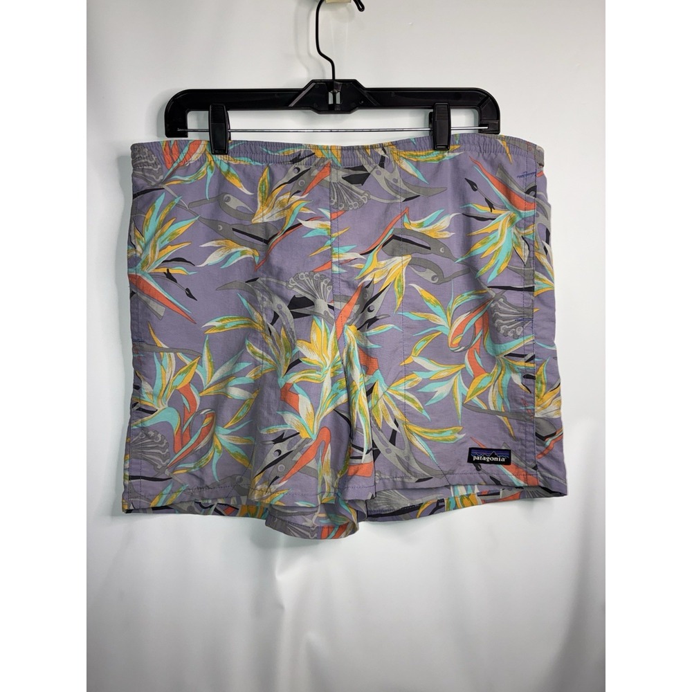 Patagonia Shorts Men's XS Baggies 5" Purple Bird of Paradise Floral Print Swim